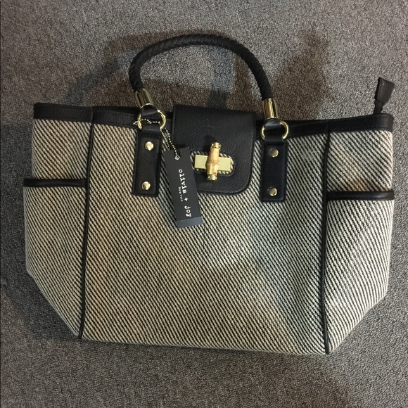 Olivia + Joy Handbags - Olivia &a Joy pocketbook